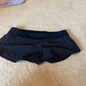 Lululemon size 12 reg shorts